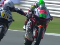 Bufera contro Fenati per gesto di Misano. Critiche, esposti e squalifiche per il pilota ascolano scaricato dal suo team