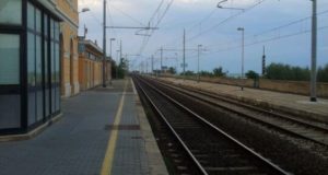 Cadavere sui binari a Campofilone, treni in tilt