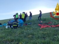 Ascolano precipita col deltaplano a Castelluccio e muore