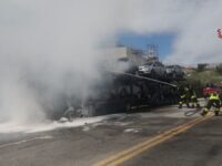 Ancona, camion a fuoco allo svincolo Torrette