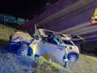 Grottammare, auto cade dal ponte A14 : feriti 5 ragazzi