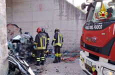 Ascoli, auto contro pilone : muore un uomo